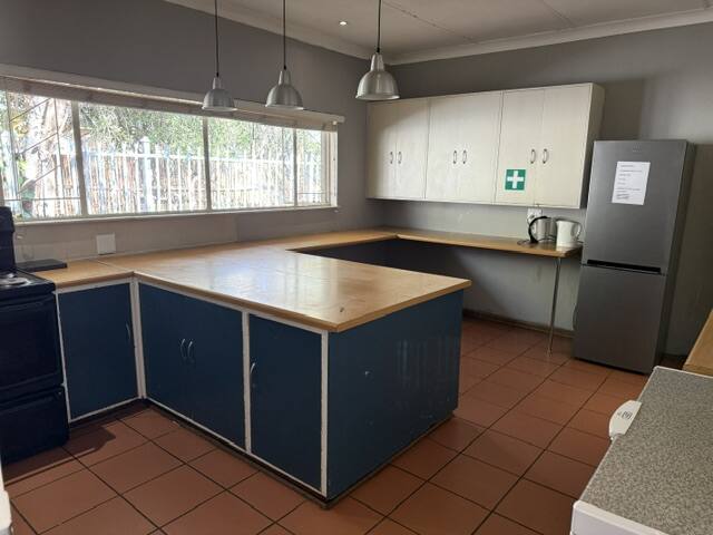 Communal kitchen at 8 Rindl